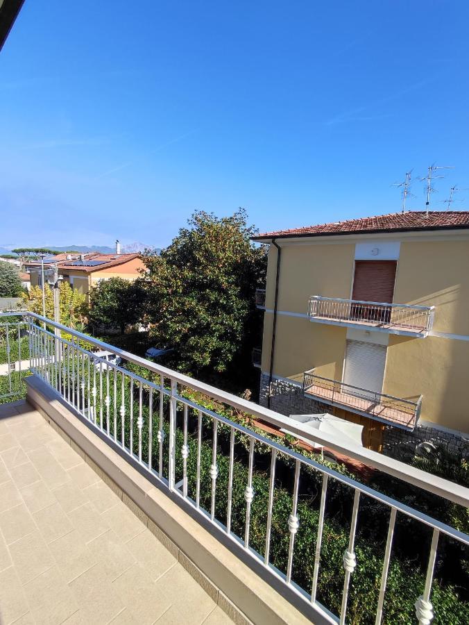Casa Violina Lido di Camaiore Exterior foto