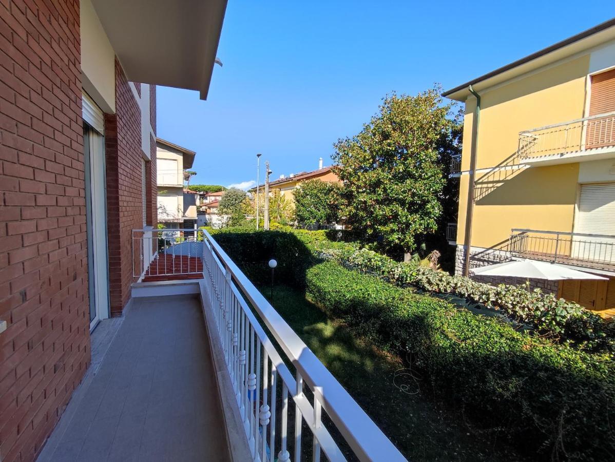 Casa Violina Lido di Camaiore Exterior foto